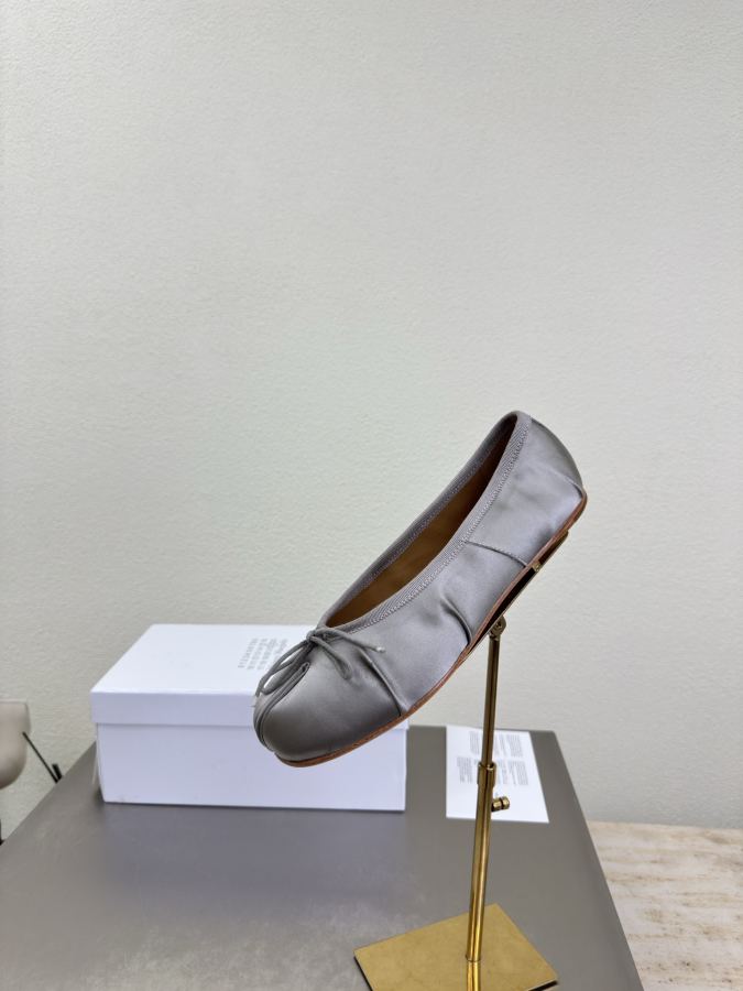 Maison margiela women's shoes Silk pleated split-toe shoes — Premium Replica — photo 9