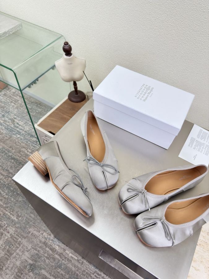 Maison margiela women's shoes Silk pleated split-toe shoes — Premium Replica — photo 7