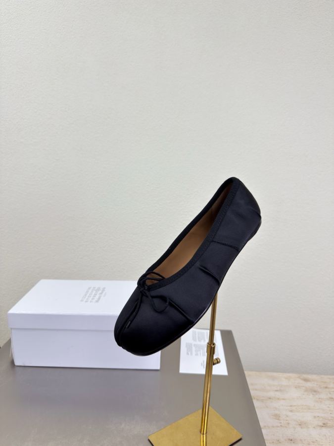 Maison margiela women's shoes Silk pleated split-toe shoes — 1:1 Replica — photo 8