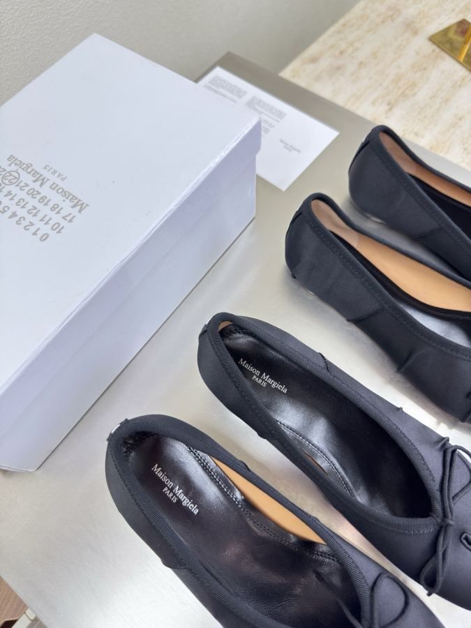 Maison margiela women's shoes Silk pleated split-toe shoes — 1:1 Replica — photo 2
