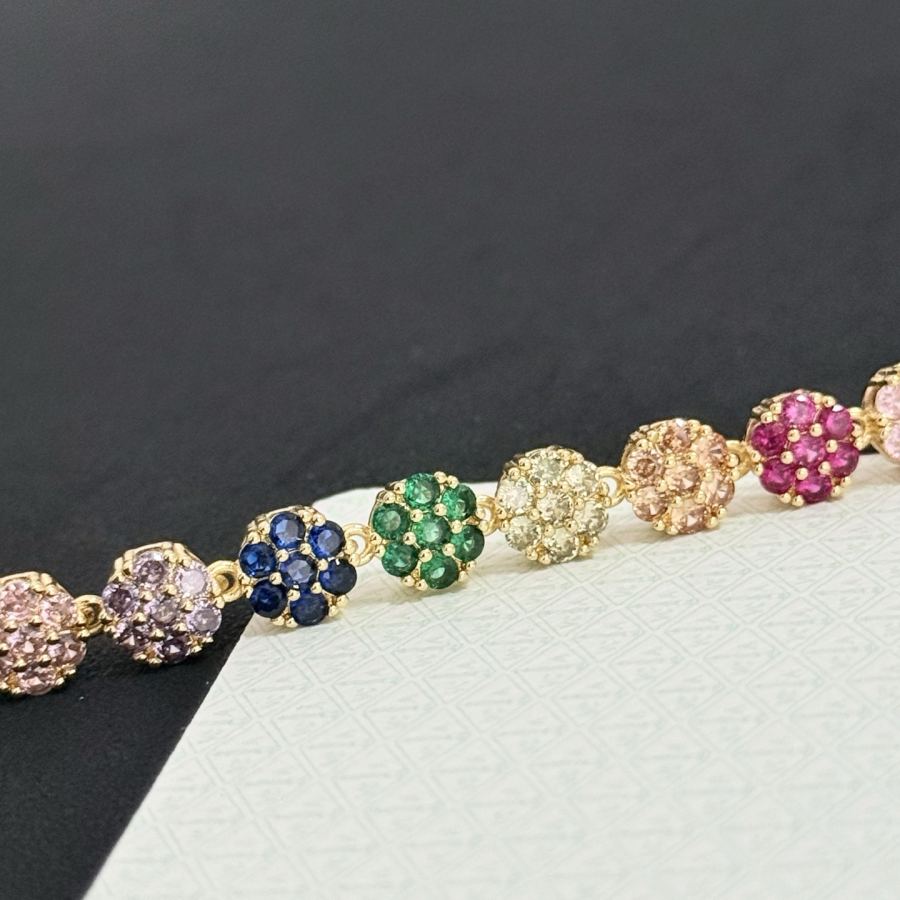 Van Cleef & Arpels Jewelry Four-Leaf Clover Bracelet, V Gold Classic, Diamond-Inlaid, Multi-Layered — 1:1 Replica — photo 9