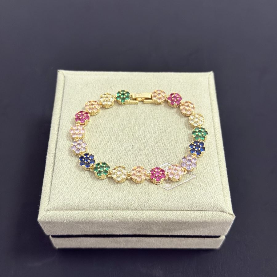 Van Cleef & Arpels Jewelry Four-Leaf Clover Bracelet, V Gold Classic, Diamond-Inlaid, Multi-Layered — 1:1 Replica — photo 3