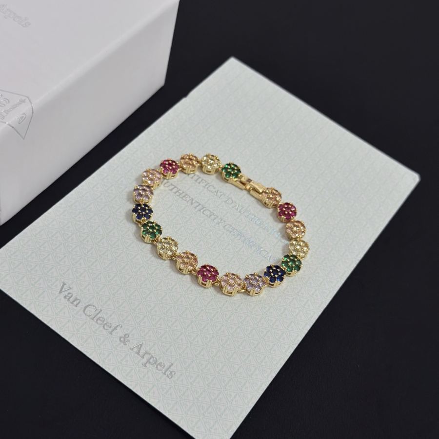 Van Cleef & Arpels Jewelry Four-Leaf Clover Bracelet, V Gold Classic, Diamond-Inlaid, Multi-Layered — 1:1 Replica — photo 2
