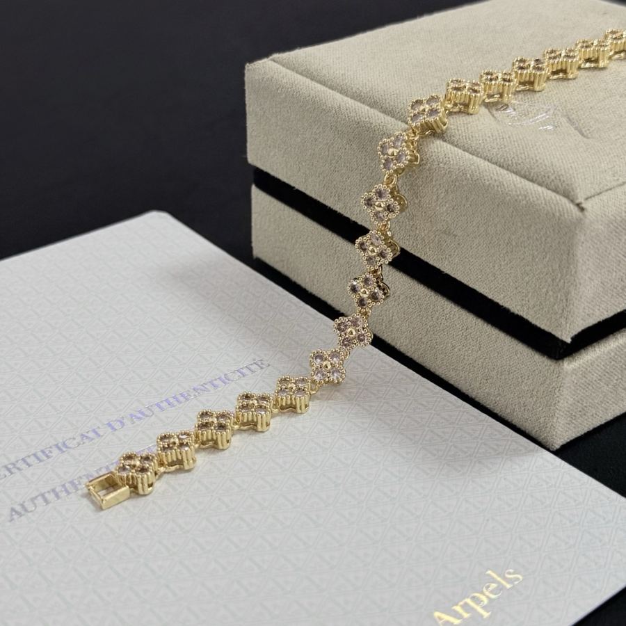 Van Cleef & Arpels Jewelry Four-Leaf Clover Bracelet, V Gold Classic, Diamond-Inlaid, Multi-Layered — Premium Replica — photo 5