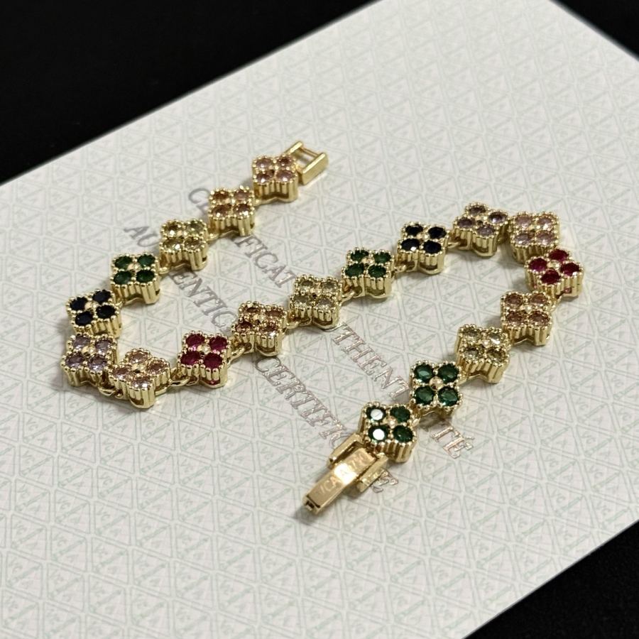 Van Cleef & Arpels Jewelry four-leaf clover bracelet, V gold level, diamond inlaid, multi-layered — 1:1 Replica For Sale — photo 9