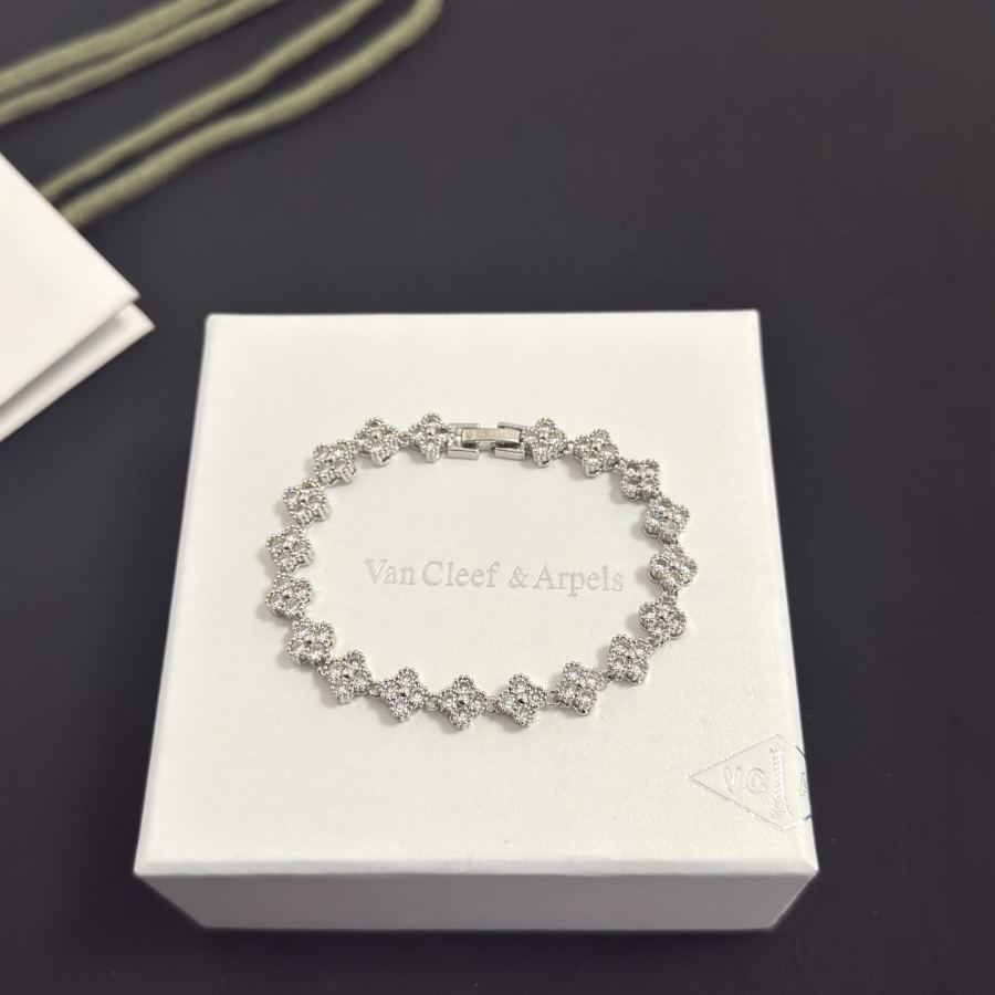 Van Cleef & Arpels Jewelry four-leaf clover bracelet, V gold level classic, same style as official — 1:1 Replica — photo 2