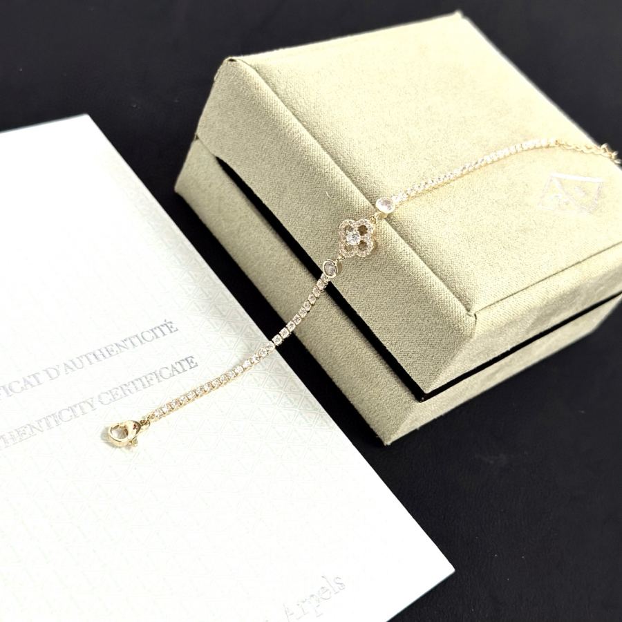 Van Cleef & Arpels Jewelry Four-Leaf Clover Bracelet V Gold Classic, Diamond-Inlaid, Multi-Layered — 1:1 Replica — photo 3