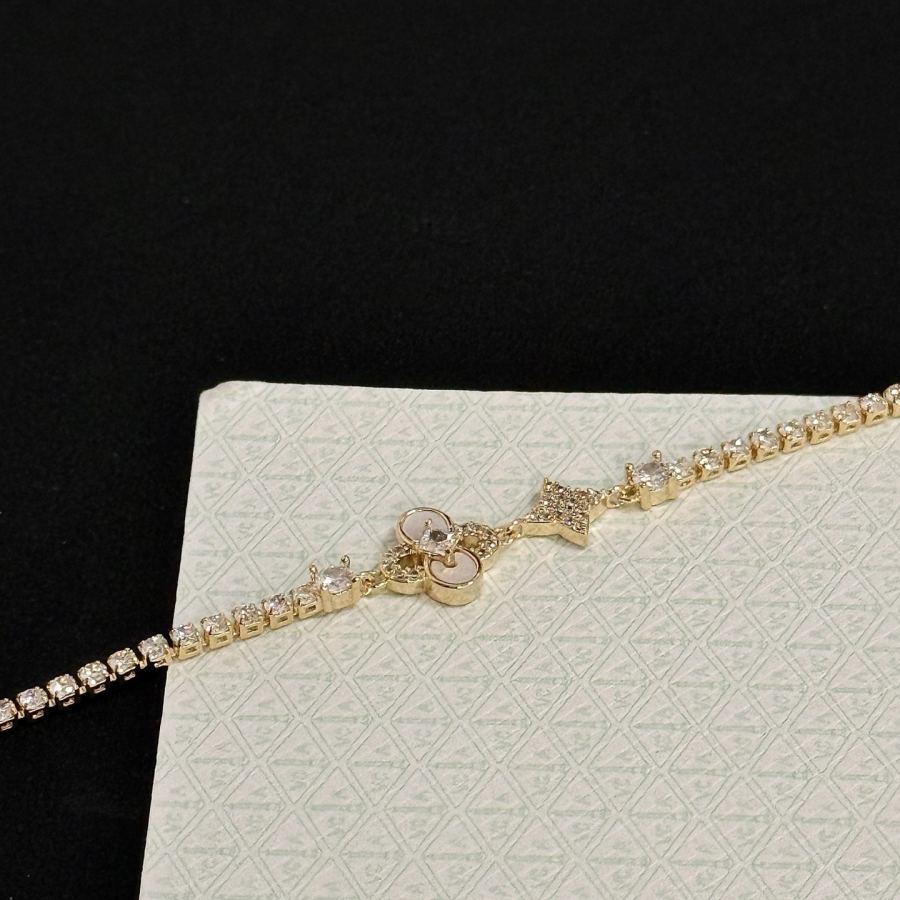 Van Cleef & Arpels Jewelry VCA four-leaf clover bracelet, classic, same style as official website, — Premium Replica — photo 8