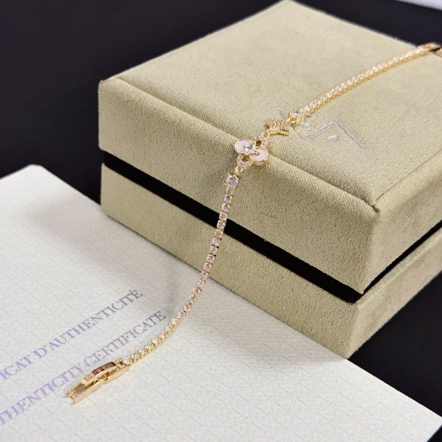 Van Cleef & Arpels Jewelry VCA four-leaf clover bracelet, classic, same style as official website, — Premium Replica — photo 7