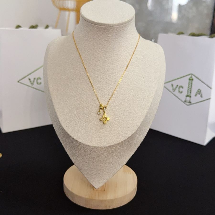 Van Cleef & Arpels Jewelry four-leaf clover necklace, classic style, multi-layered metal carving, — AAA Quality Replica