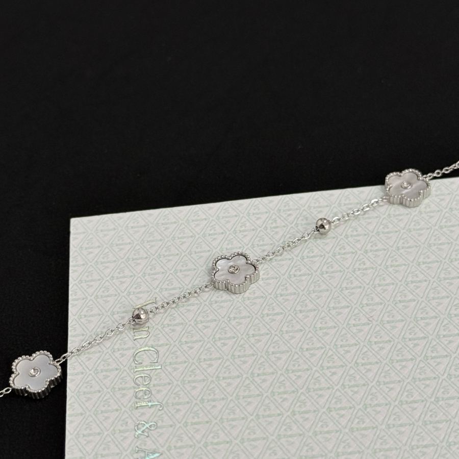 Van Cleef & Arpels Jewelry VCA four-leaf clover bracelet, classic, same style as official website, — 1:1 Replica — photo 9
