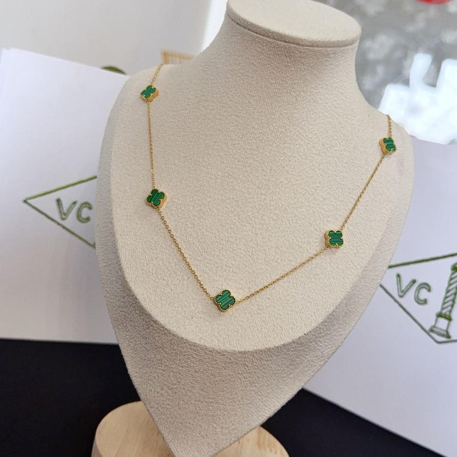 Van Cleef & Arpels Jewelry four-leaf clover necklace, classic style, multi-layered metal carving, — AAA Quality Replica — photo 2