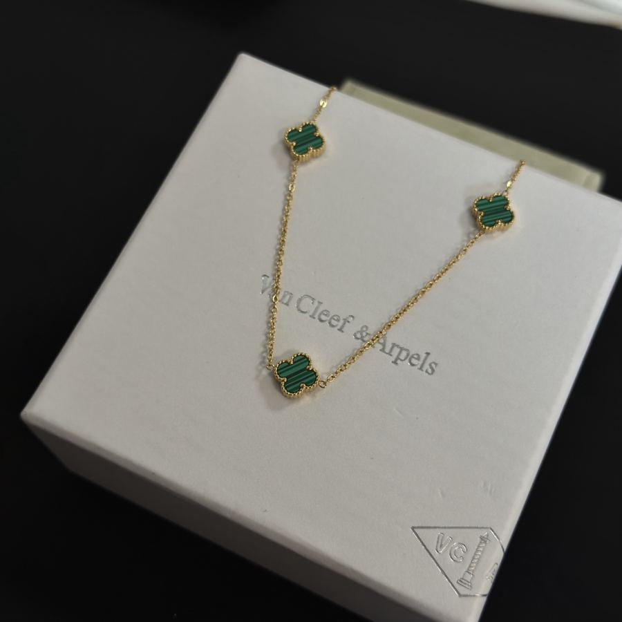 Van Cleef & Arpels Jewelry four-leaf clover necklace, classic style, multi-layered metal carving, — AAA Quality Replica — photo 10