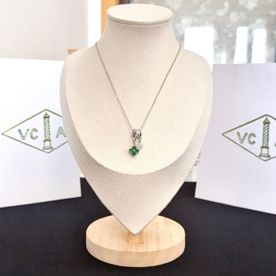 Van Cleef & Arpels Jewelry four-leaf clover necklace, classic style, multi-layered metal carving, — 1:1 Replica For Sale