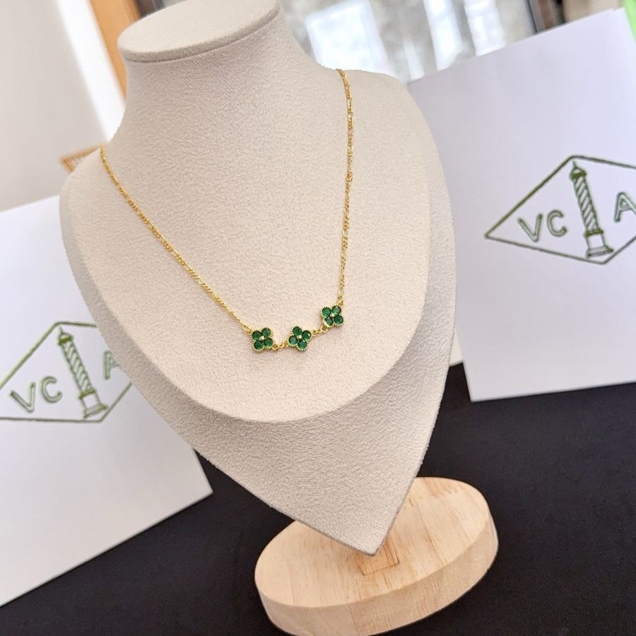 Van Cleef & Arpels Jewelry four-leaf clover necklace, classic style, multi-layered metal carving, — 1:1 Replica — photo 3