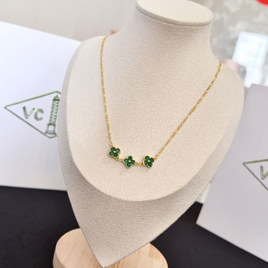 Van Cleef & Arpels Jewelry four-leaf clover necklace, classic style, multi-layered metal carving, — 1:1 Replica — photo 2