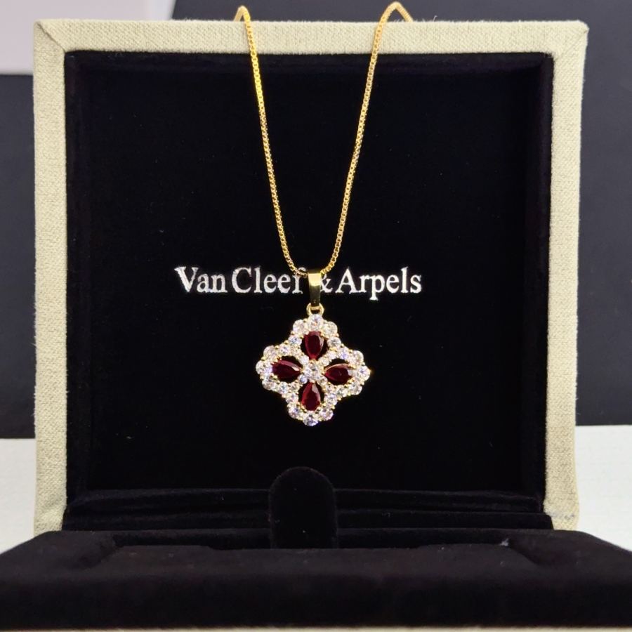 Van Cleef & Arpels Jewelry four-leaf clover necklace, classic style, multi-layered metal carving, — AAA Quality Replica — photo 6