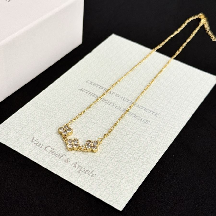 Van Cleef & Arpels Jewelry four-leaf clover necklace, classic style, multi-layered metal carving, — 1:1 Replica For Sale — photo 10