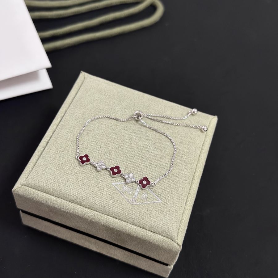 Van Cleef & Arpels Jewelry four-leaf clover bracelet, V gold level, diamond inlaid, three-dimensional — 1:1 Replica — photo 5