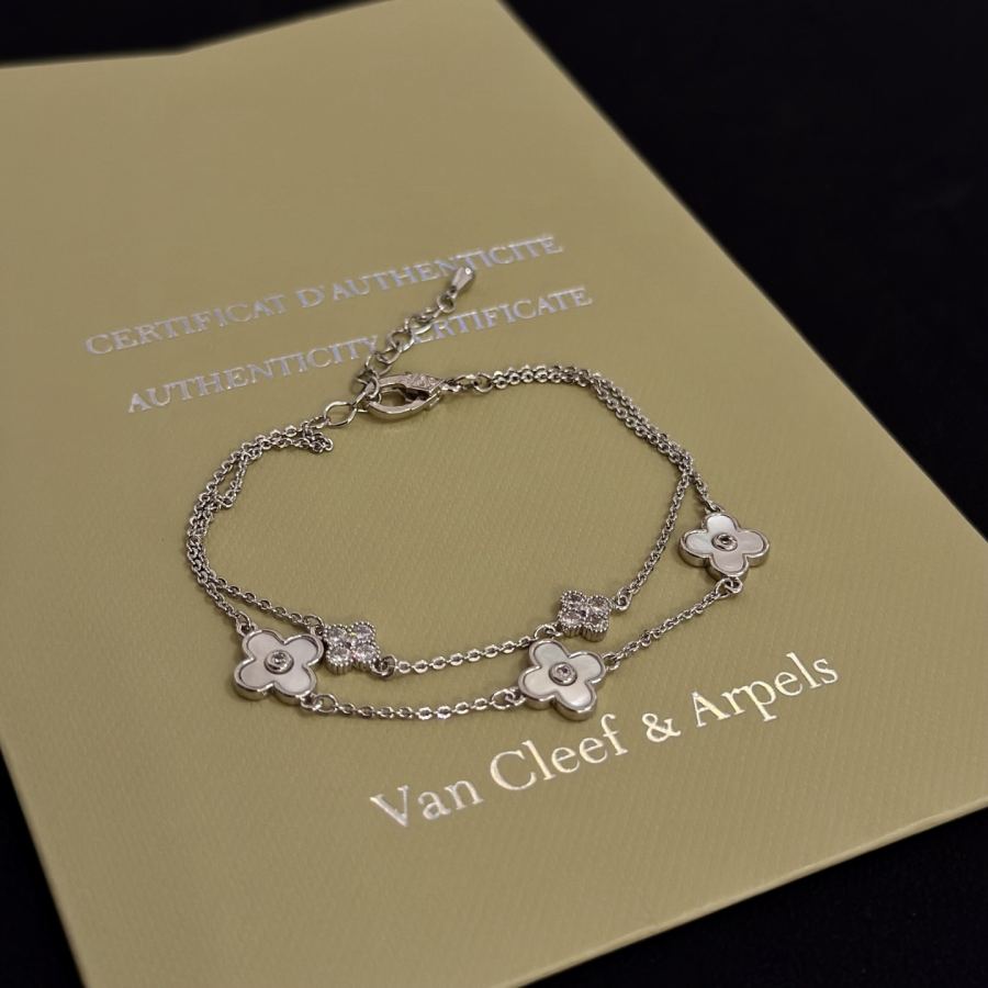Van Cleef & Arpels Jewelry four-leaf clover bracelet, V gold level, diamond inlaid, multi-layered — AAA Quality Replica — photo 8