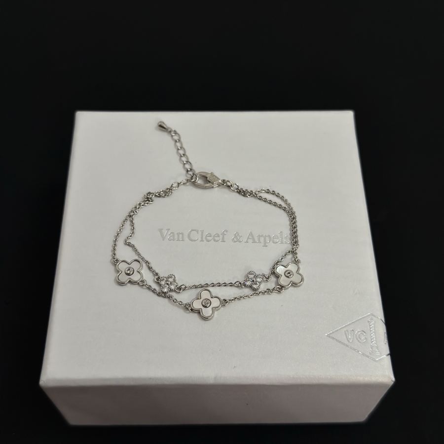 Van Cleef & Arpels Jewelry four-leaf clover bracelet, V gold level, diamond inlaid, multi-layered — AAA Quality Replica — photo 5