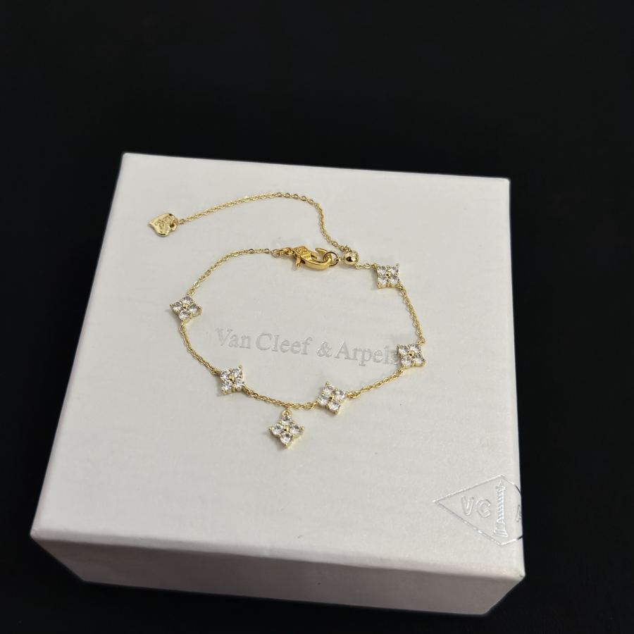 Van Cleef & Arpels Jewelry four-leaf clover bracelet, V gold level, diamond inlaid, multi-layered — 1:1 Replica For Sale — photo 3