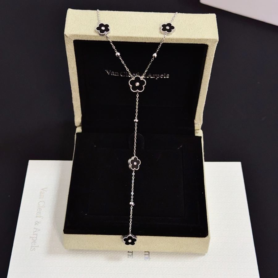 Van Cleef & Arpels Jewelry four-leaf clover necklace, classic style, multi-layered metal carving, — 1:1 Replica — photo 5