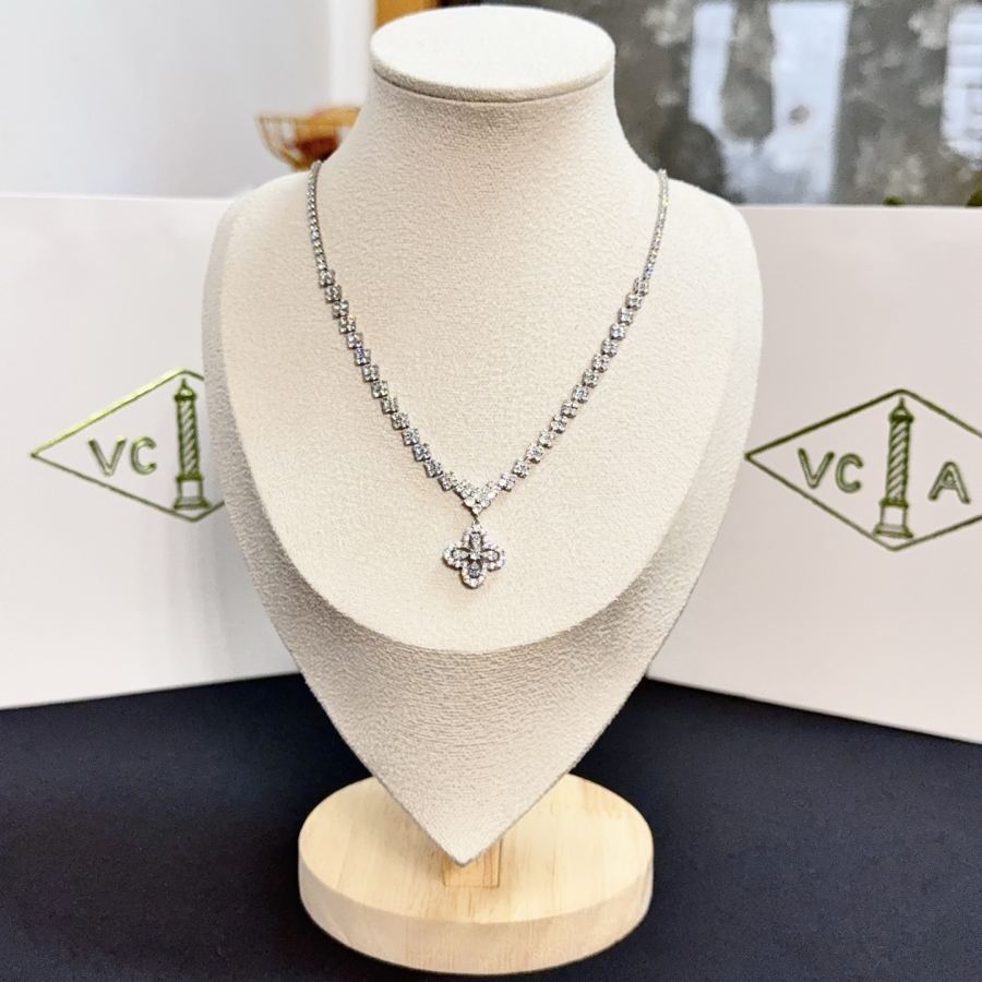 Van Cleef & Arpels Jewelry four-leaf clover necklace, classic style, multi-layered metal carving, — AAA Quality Replica