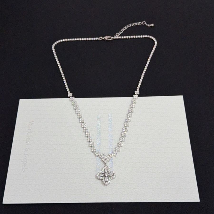 Van Cleef & Arpels Jewelry four-leaf clover necklace, classic style, multi-layered metal carving, — AAA Quality Replica — photo 9