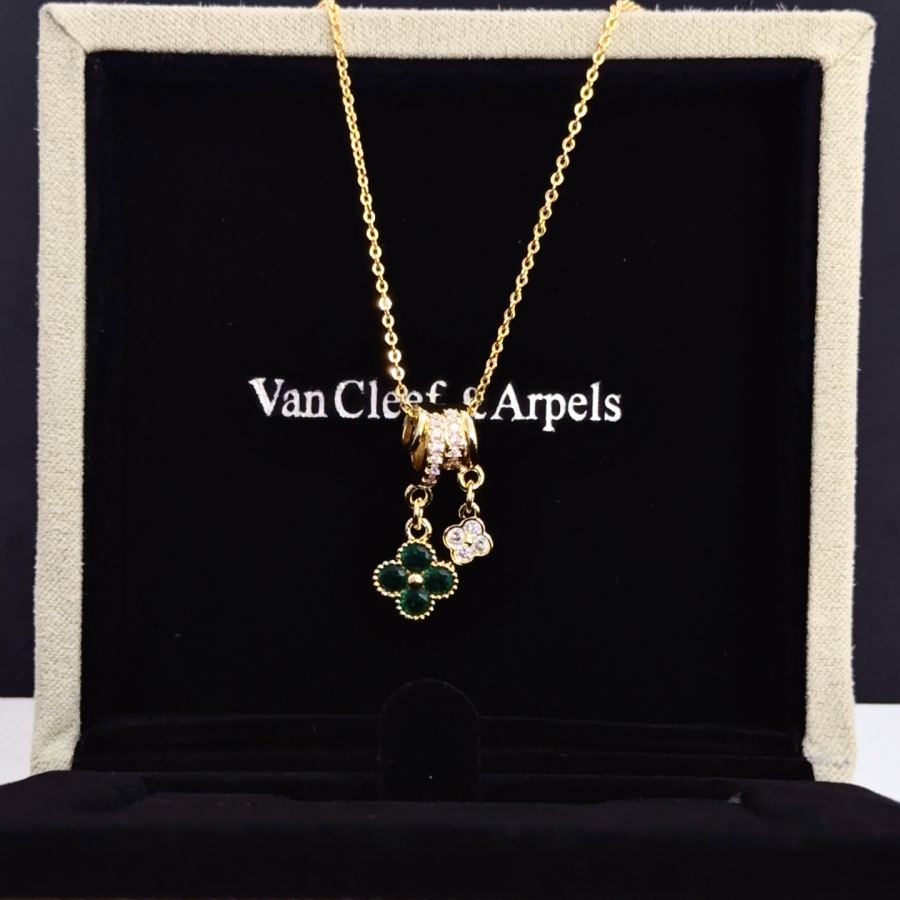 Van Cleef & Arpels Jewelry four-leaf clover necklace, classic style, multi-layered metal carving, — 1:1 Replica For Sale — photo 2