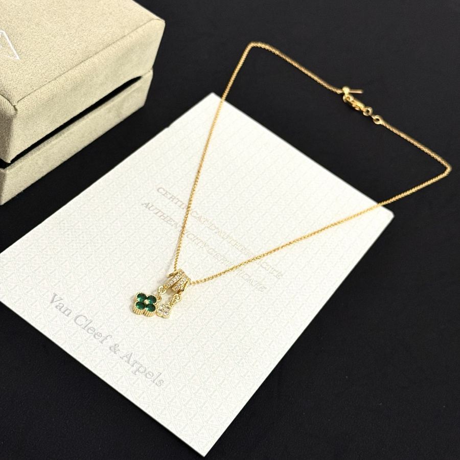 Van Cleef & Arpels Jewelry four-leaf clover necklace, classic style, multi-layered metal carving, — 1:1 Replica For Sale — photo 4