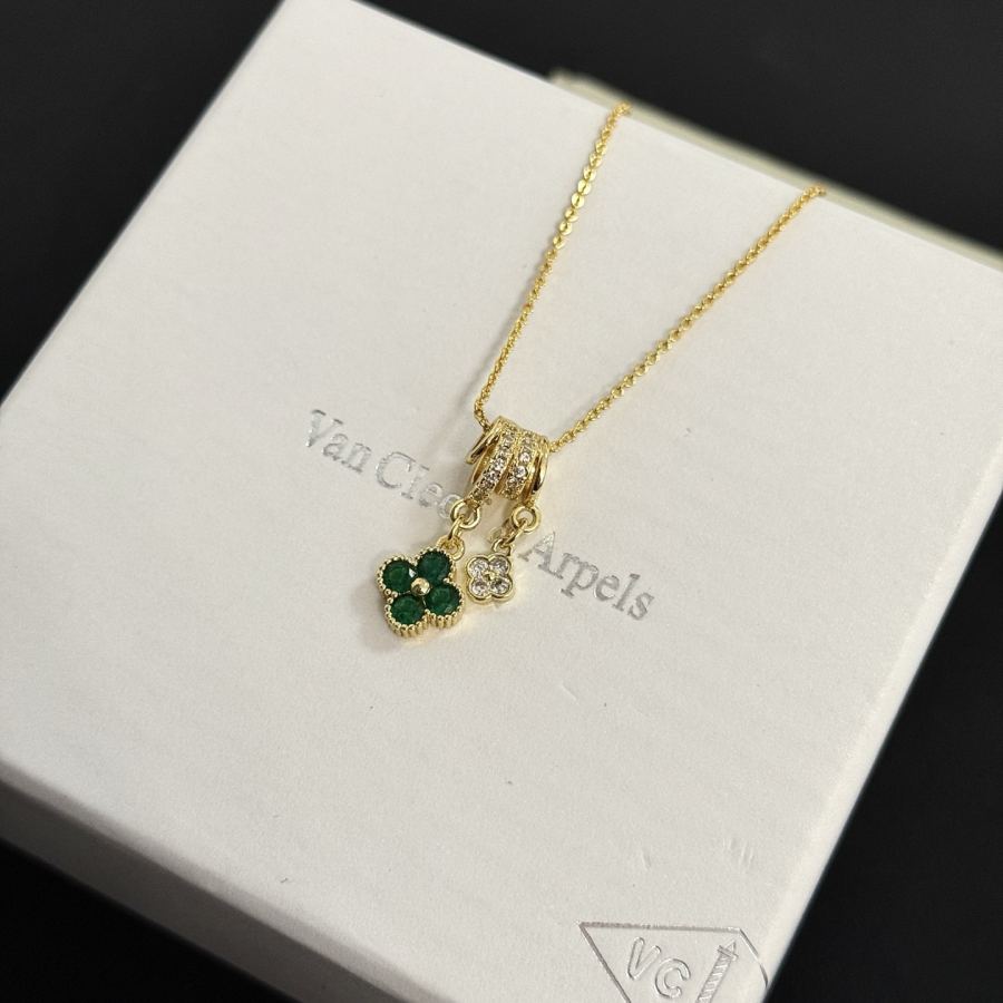 Van Cleef & Arpels Jewelry four-leaf clover necklace, classic style, multi-layered metal carving, — 1:1 Replica For Sale — photo 8