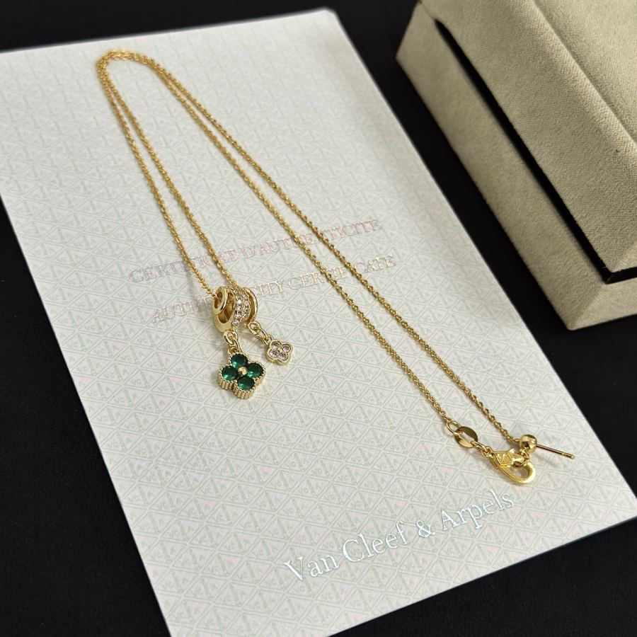 Van Cleef & Arpels Jewelry four-leaf clover necklace, classic style, multi-layered metal carving, — 1:1 Replica For Sale — photo 6