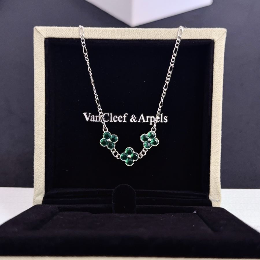 Van Cleef & Arpels Jewelry four-leaf clover necklace, classic style, multi-layered metal carving — Premium Replica — photo 2