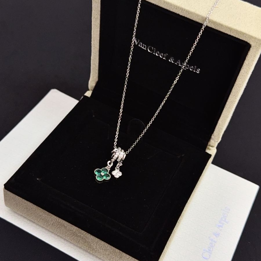 Van Cleef & Arpels Jewelry four-leaf clover necklace, classic style, multi-layered metal carving, — 1:1 Replica — photo 7
