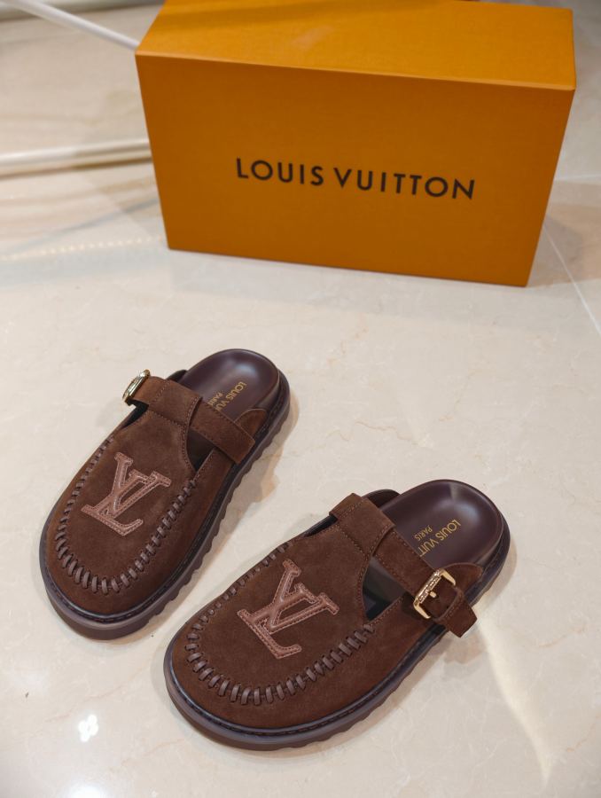 LV women's shoes s Louis Vuitton New 1:1 — photo 3