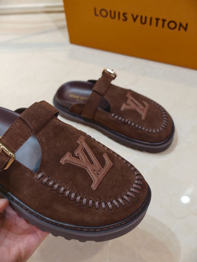 LV women's shoes s Louis Vuitton New 1:1 — photo 8