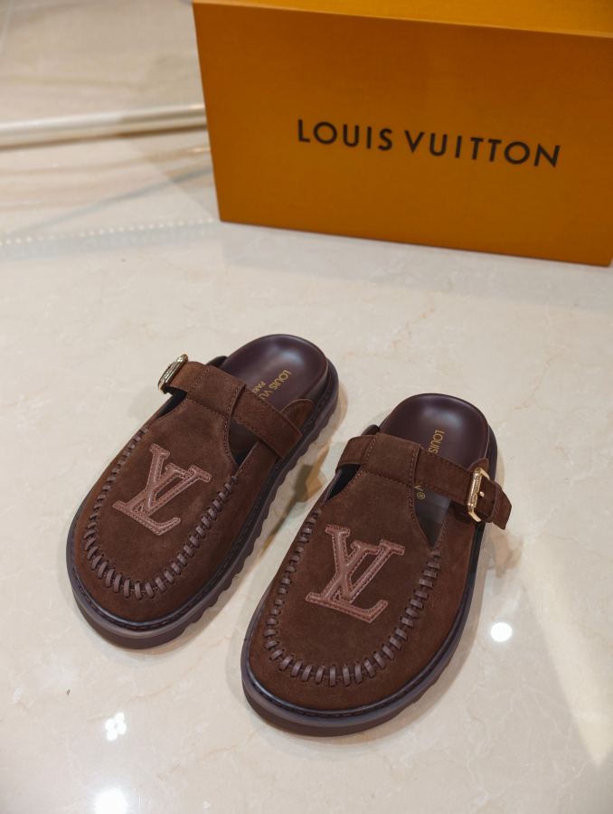 LV women's shoes s Louis Vuitton New 1:1 — photo 9