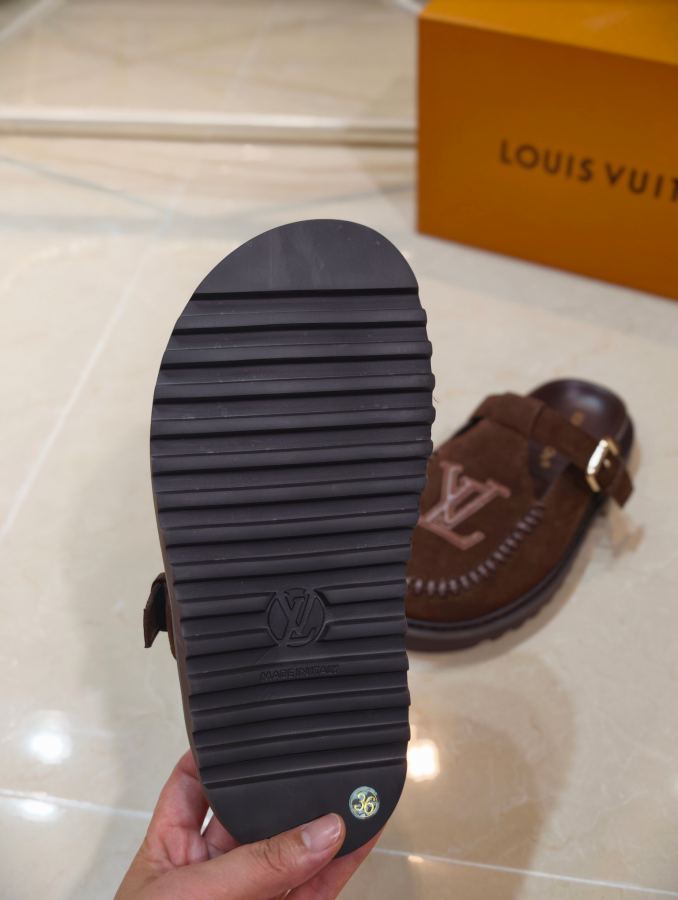 LV women's shoes s Louis Vuitton New 1:1 — photo 13
