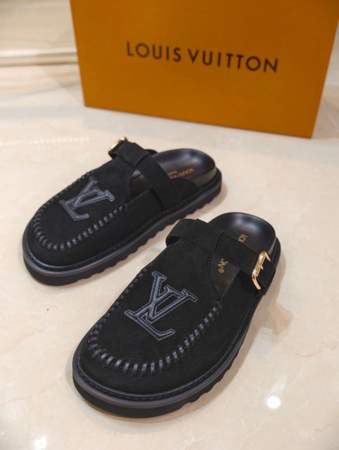 LV women's shoes s Louis Vuitton New 1:1 — photo 4