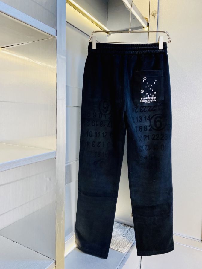 MM6 men Majira Simple and fashionable autumn and winter casual pants, sweatpants, elastic pants, — AAA Quality Replica — photo 3