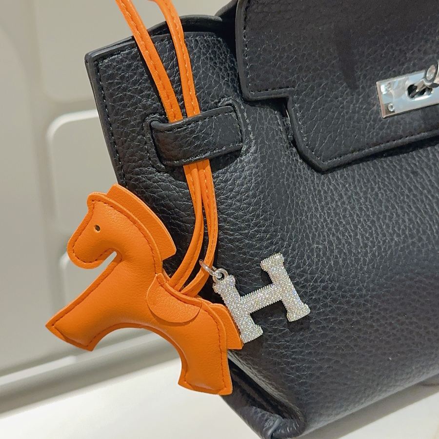 Hermes Jewelry New Hermes Keychain Hermes Charm Keychain Hermes 1:1 k Keychain — photo 2