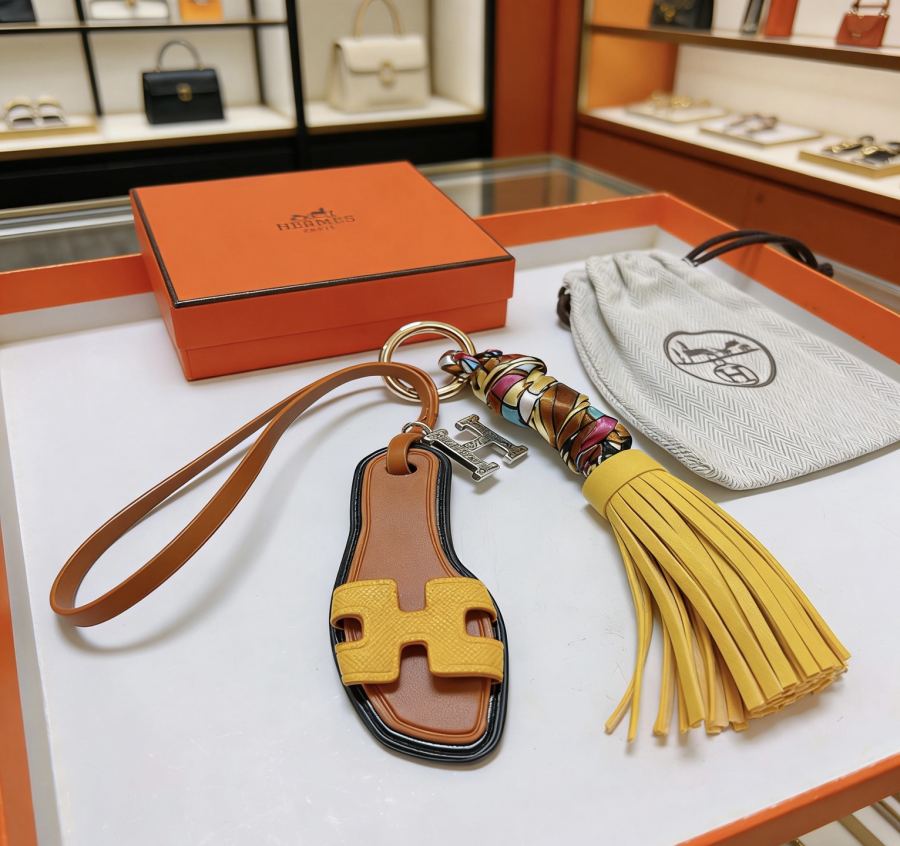 Hermes Jewelry New Hermes Keychain Hermes Charm Keychain Hermes 1:1 k Keychain — photo 2