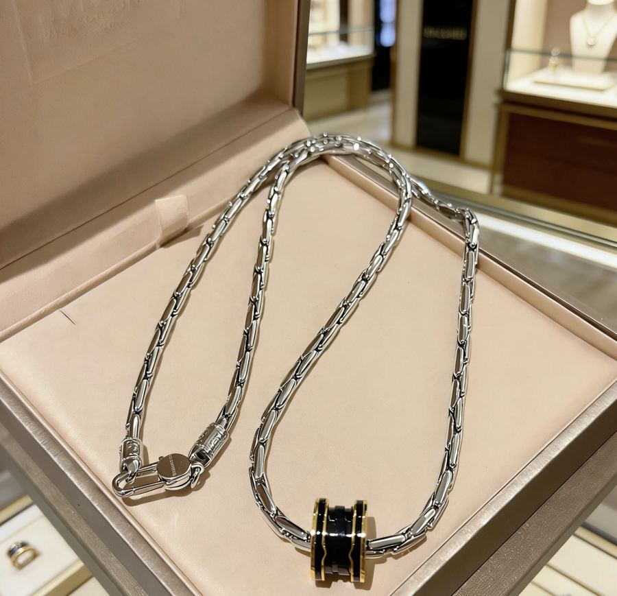 Bvlgari Jewelry Bvlgari V BVLGARI DIVAS‘ DREAM V Bvlgari — Premium Replica
