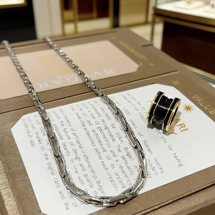 Bvlgari Jewelry Bvlgari V BVLGARI DIVAS‘ DREAM V Bvlgari — Premium Replica — photo 7