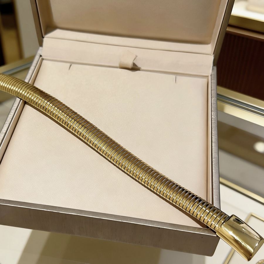 Bvlgari Jewelry Bvlgari V BVLGARI DIVAS‘ DREAM Series V — Premium Replica — photo 6