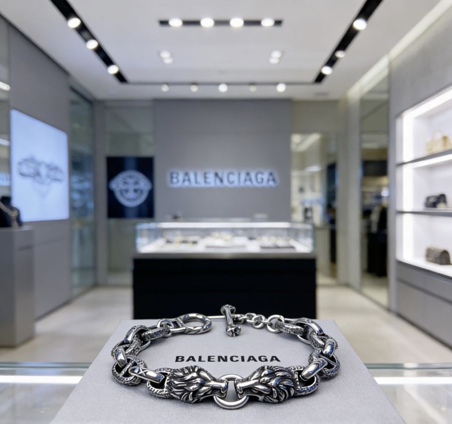 Balenciaga-sieraden. Balenciaga