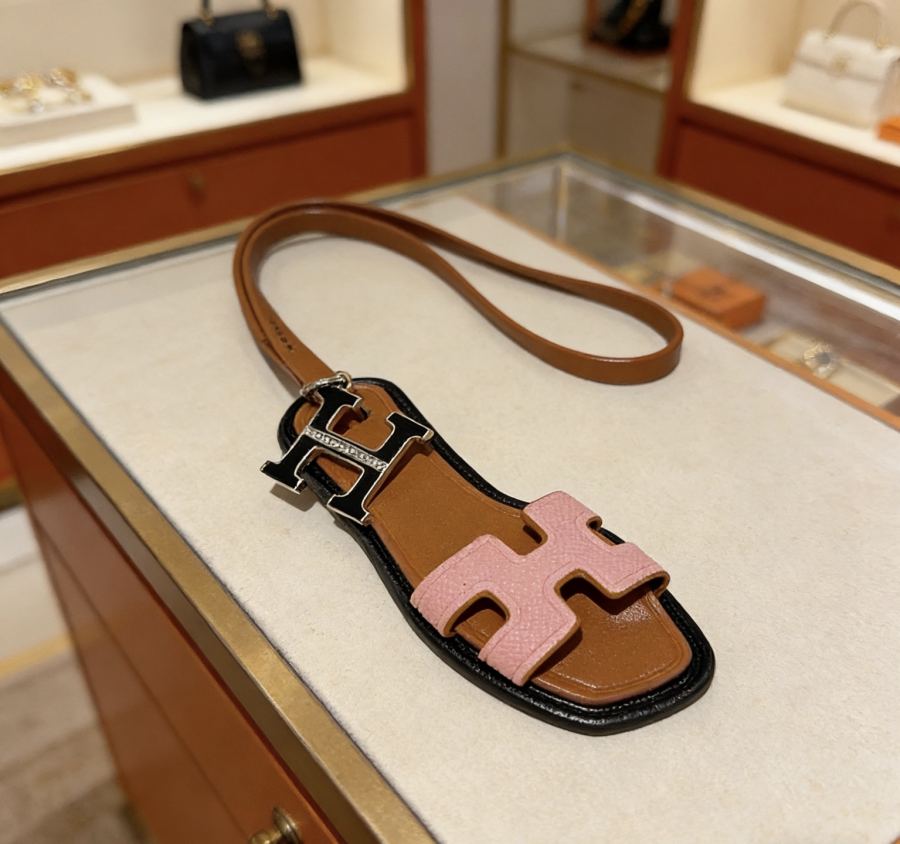 Hermes Jewelry New Hermes Keychain Hermes Charm Keychain Hermes 1:1 k Keychain — photo 3
