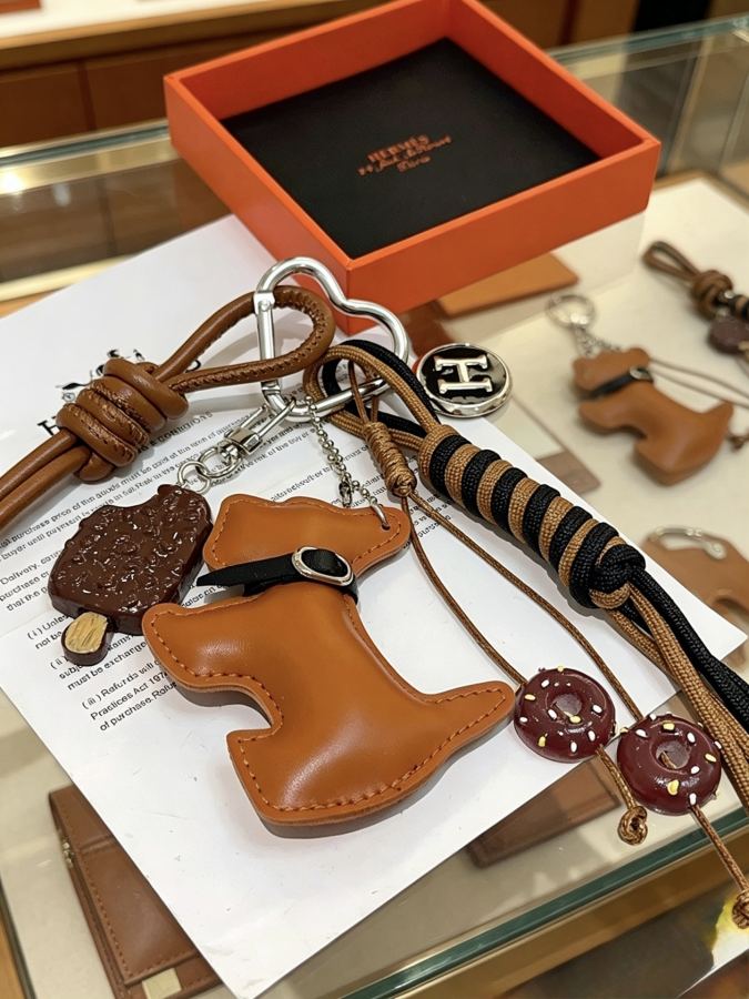 Hermes Jewelry New Hermes Keychain Hermes Charm Keychain Hermes 1:1 k Keychain — photo 2