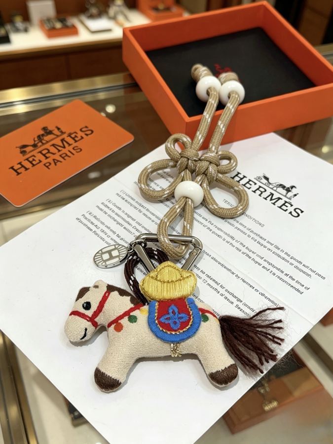 Hermes Jewelry New Hermes Keychain Hermes Charm Keychain Hermes 1:1 k Keychain — photo 3